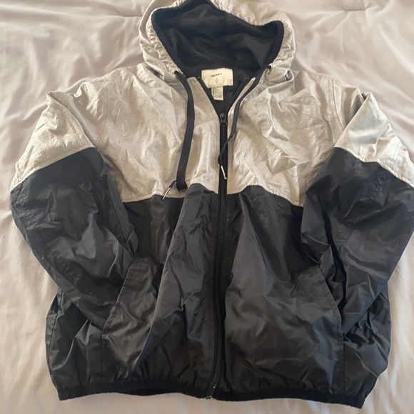 FOREVER 21 BLACK AND GREY WINDBREAKER - Picture 1 of 1